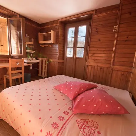 Gite Les Chamois. Bed & Breakfast La Feclaz